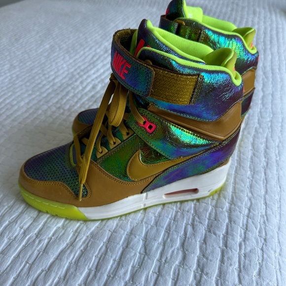 RARE Nike Air Revolution Sky Hi WORLD CUP GOLD TROPHY PACK sneakers - W size 9 - Picture 6 of 9